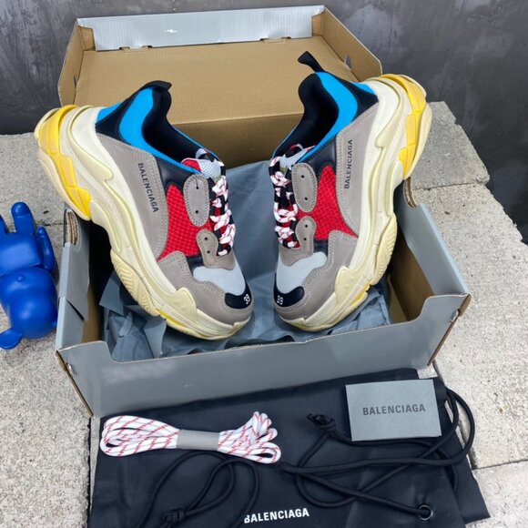 Balenciaga Shoes - Balenciaga Triple S Women's Sneakers size 9